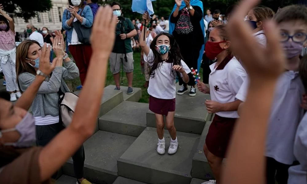 Δικαστική εντολή να ανοίξουν σήμερα τα σχολεία στο Μπουένος Άιρες